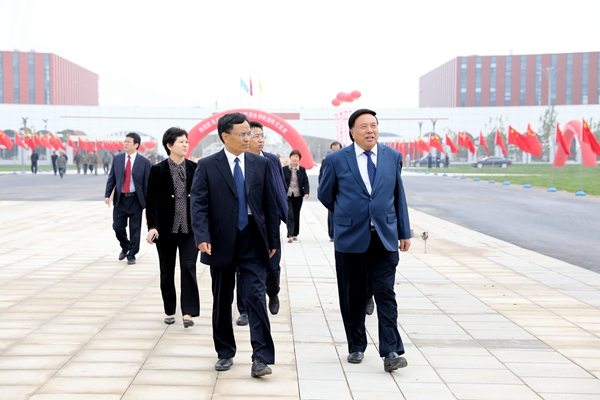 1601547964136894.jpg 参观校园1.jpg