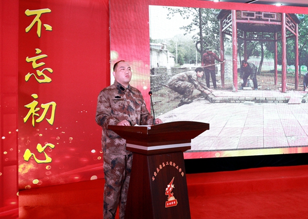 1572597862818314.jpg 杨璐_副本.jpg