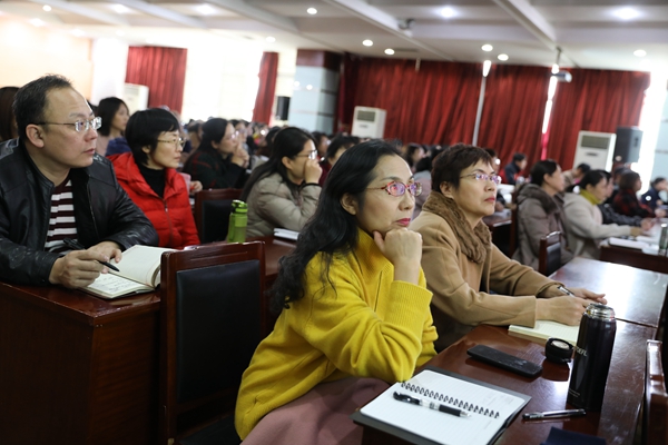 1574326158480879.jpg 观众.jpg